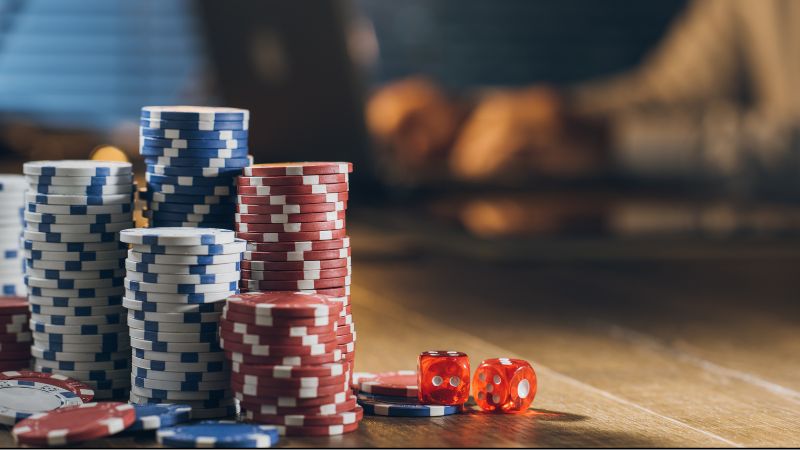 Thùng Phá Sảnh Là Gì? Có Vai Trò Như Thế Nào Trong Xì Tố?